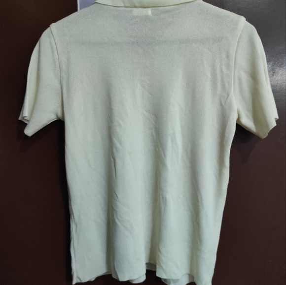 White top 🤍 - Picture 12 of 14